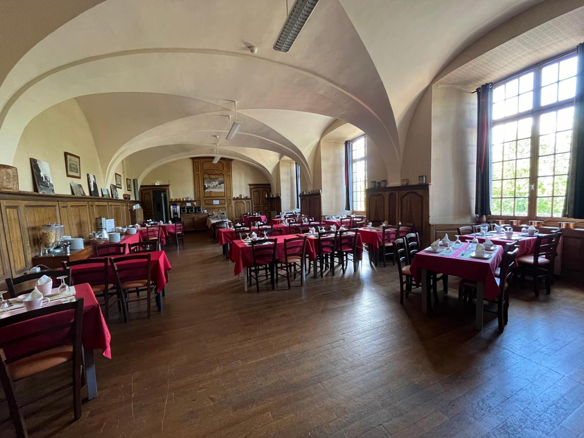 Logis Hotel Ancien Grand Seminaire Saint-Flour  Exterior photo